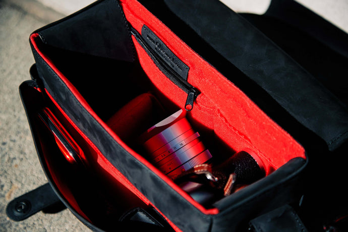 Oberwerth Louis VFlex Camera Bag for Leica M11 (Black/Red Stitching)