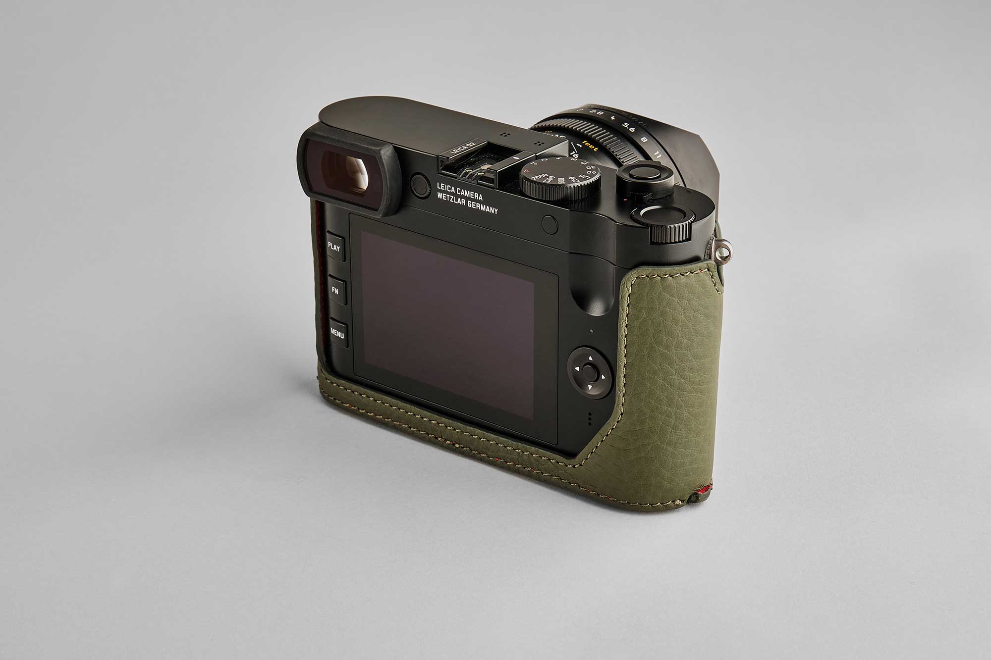 Leica Q2 Half Case Reporter